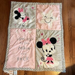 Disney Minnie Mouse Pink and Gray Crib/Toddler Bed Quilt